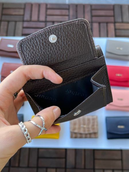 DERKON UFAK KULLANIŞLI CASSY MODEL %100 HAKİKİ  DERİ KAHVERENGİ CÜZDAN
