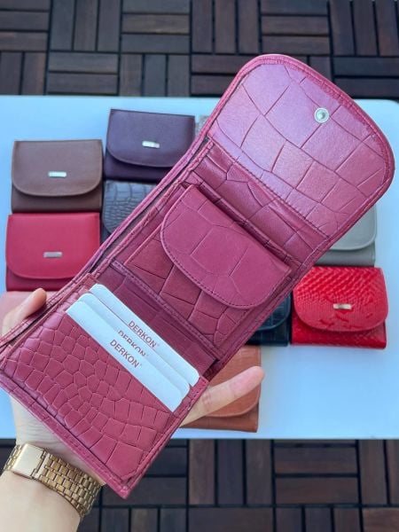 Derkon Luisy Model Hakiki Deri Fermuar Detaylı Kadın Cüzdanı Timsah Desenli Pembe