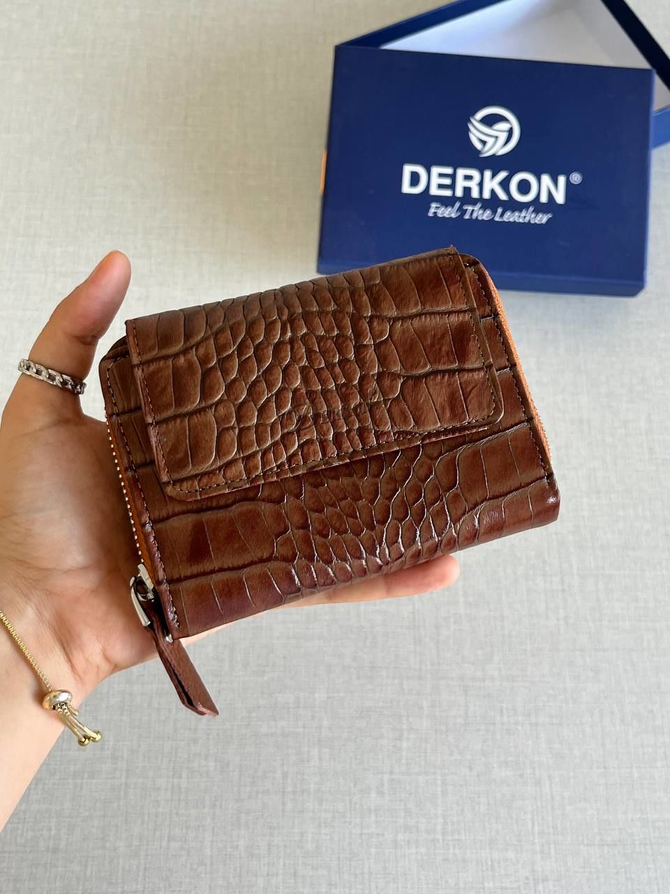 Derkon Nova Hakiki Deri Timsah Desenli Kadın Cüzdan Taba